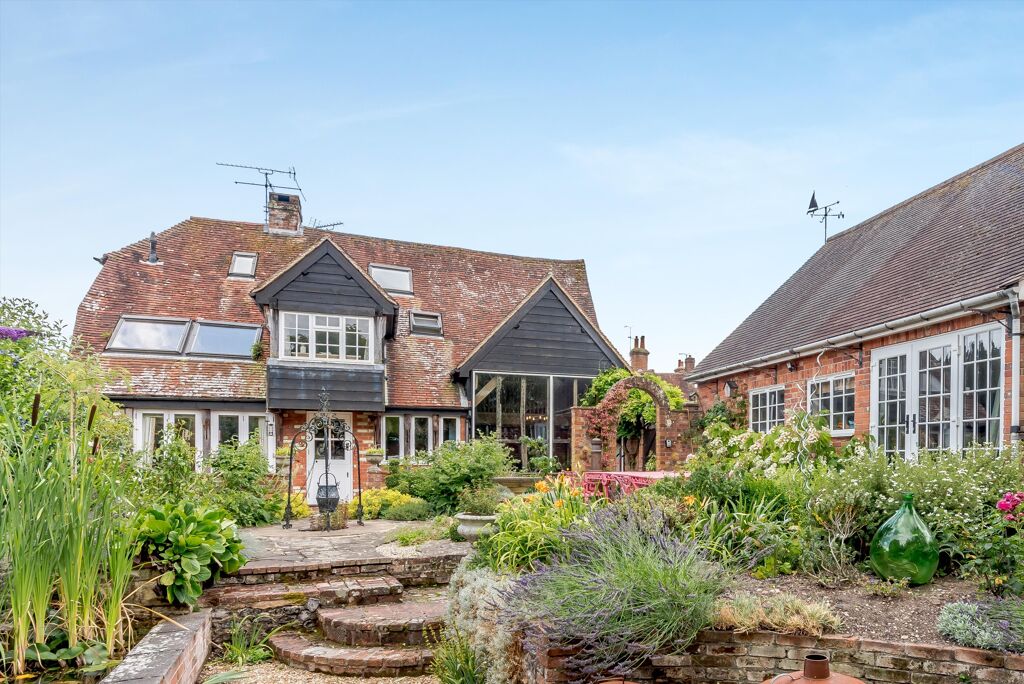 Image of High Street, Odiham, Hook, Hampshire RG29