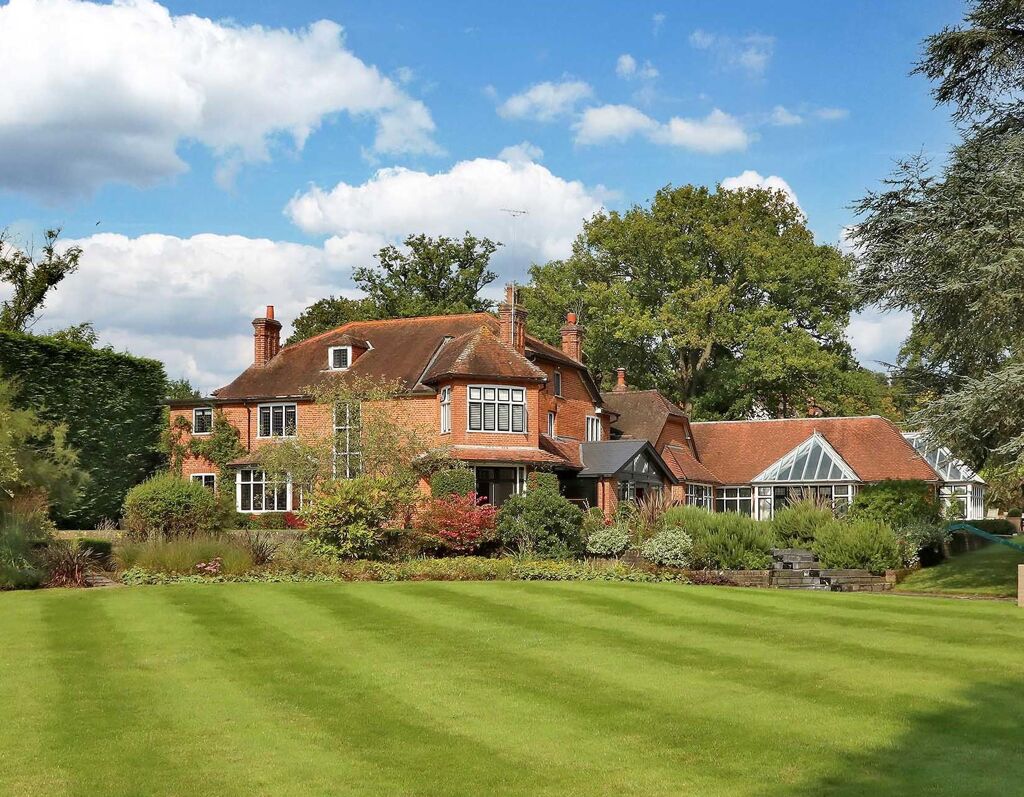 Image of Fleet Hill, Finchampstead, Berkshire, RG40