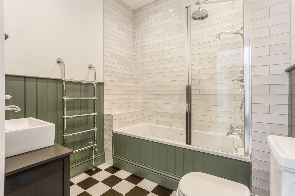 townhouse for sale in High Street, Odiham, Hook, Hampshire, RG29