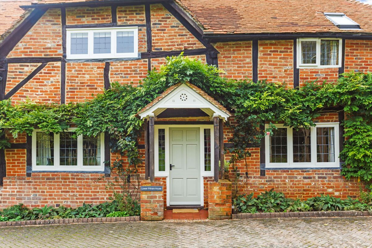 house for sale in Basingstoke Road, Heckfield, Hook, Hampshire, RG27