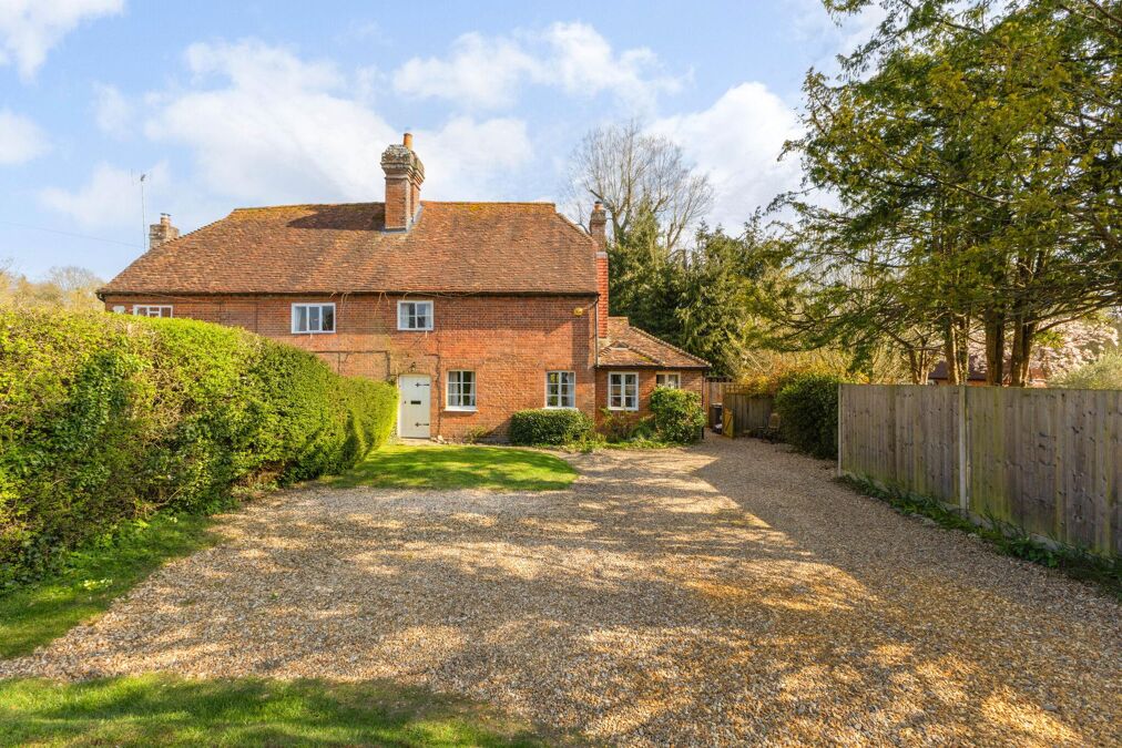 Image of West End, Sherborne St. John, Basingstoke, Hampshire, RG24