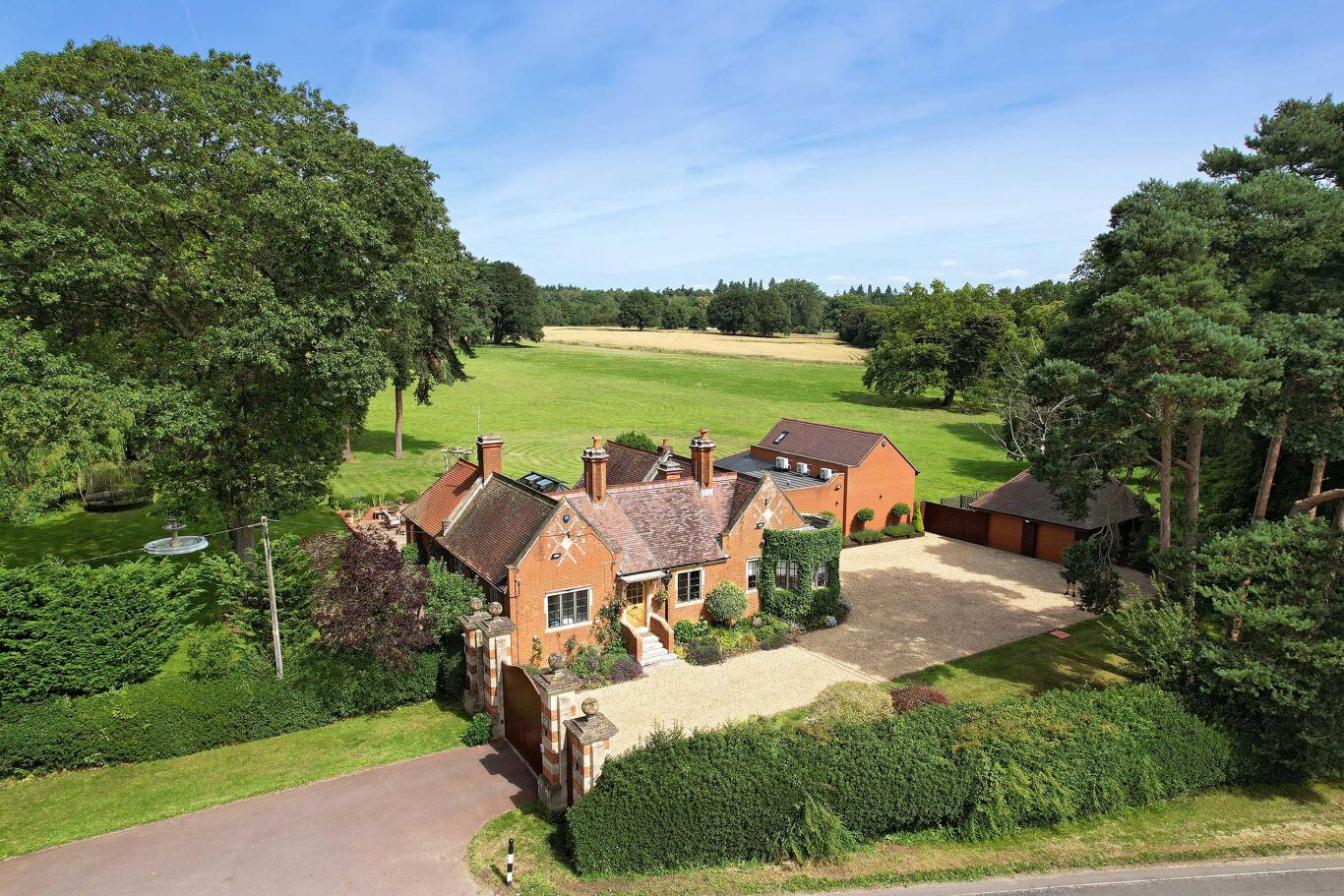Image of Ridge Lane, Newnham, Hook, Hampshire, RG27