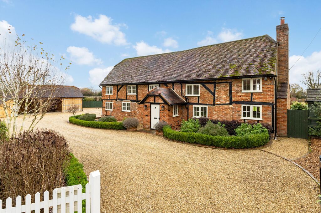 Image of Fairoak Lane, Stratfield Saye, Reading, Hampshire, RG7