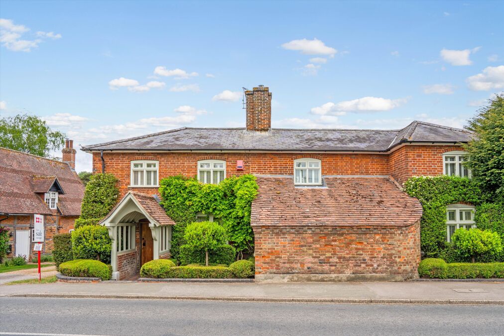 Image of Southington, Overton, Basingstoke, Hampshire, RG25
