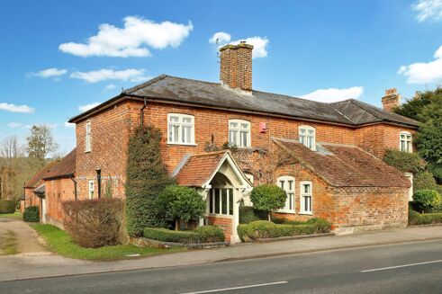 Picture of 4 bedroom house for sale.