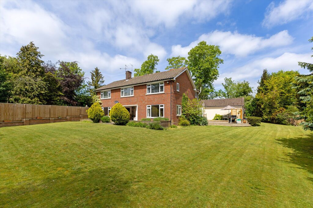 Image of Woods Lane, Cliddesden, Basingstoke, Hampshire, RG25