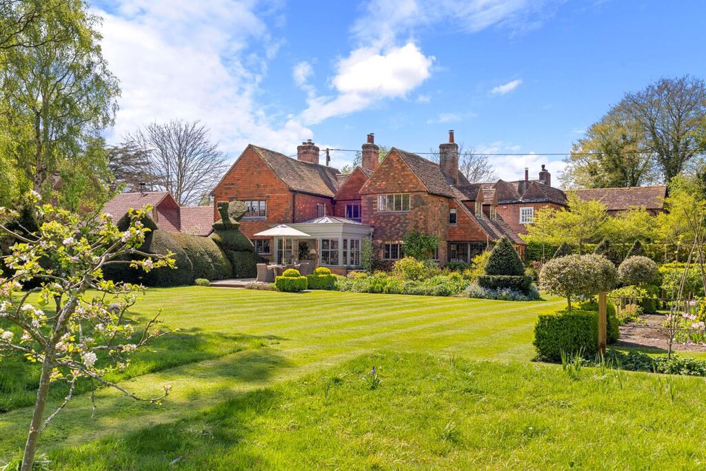 Image of Dippenhall Street, Crondall, Farnham, Hampshire GU10