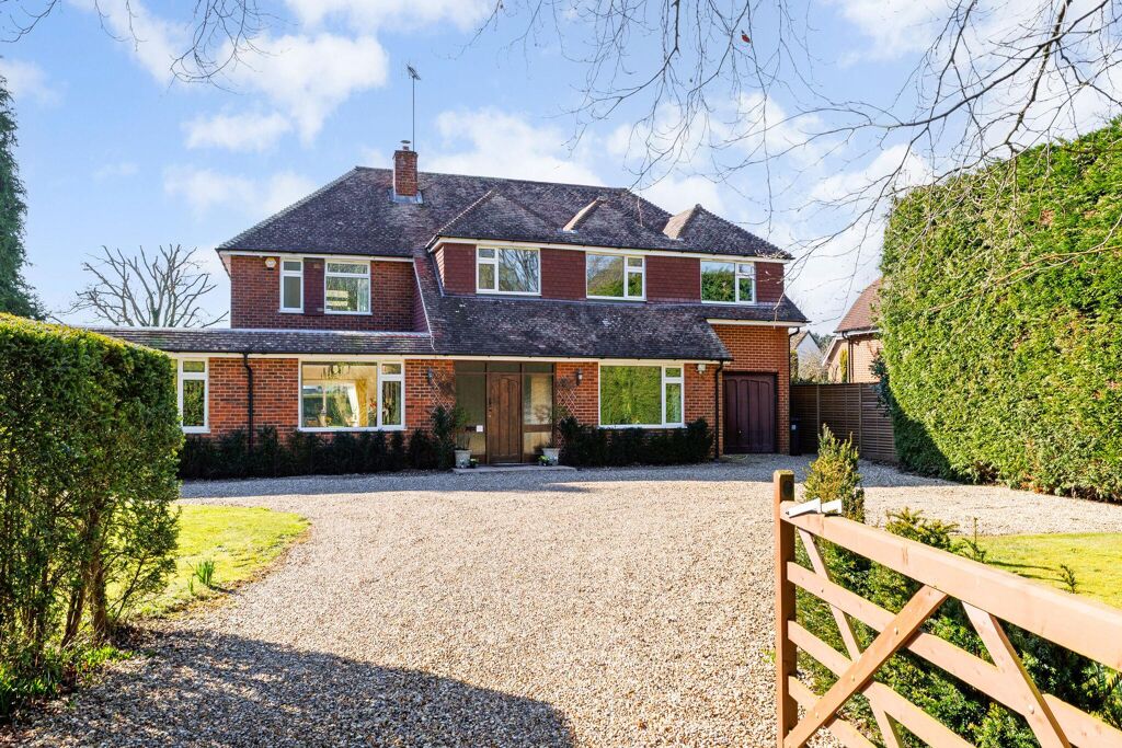 Image of Hook Road, Rotherwick, Hook, Hampshire, RG27