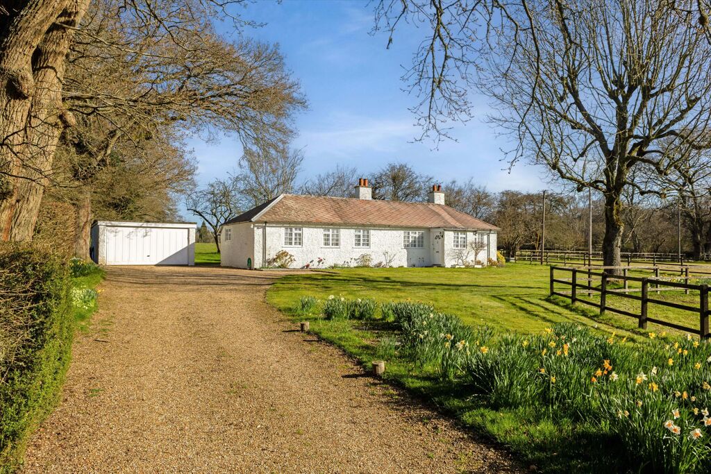 Image of Old Odiham Road, Alton, Hampshire GU34