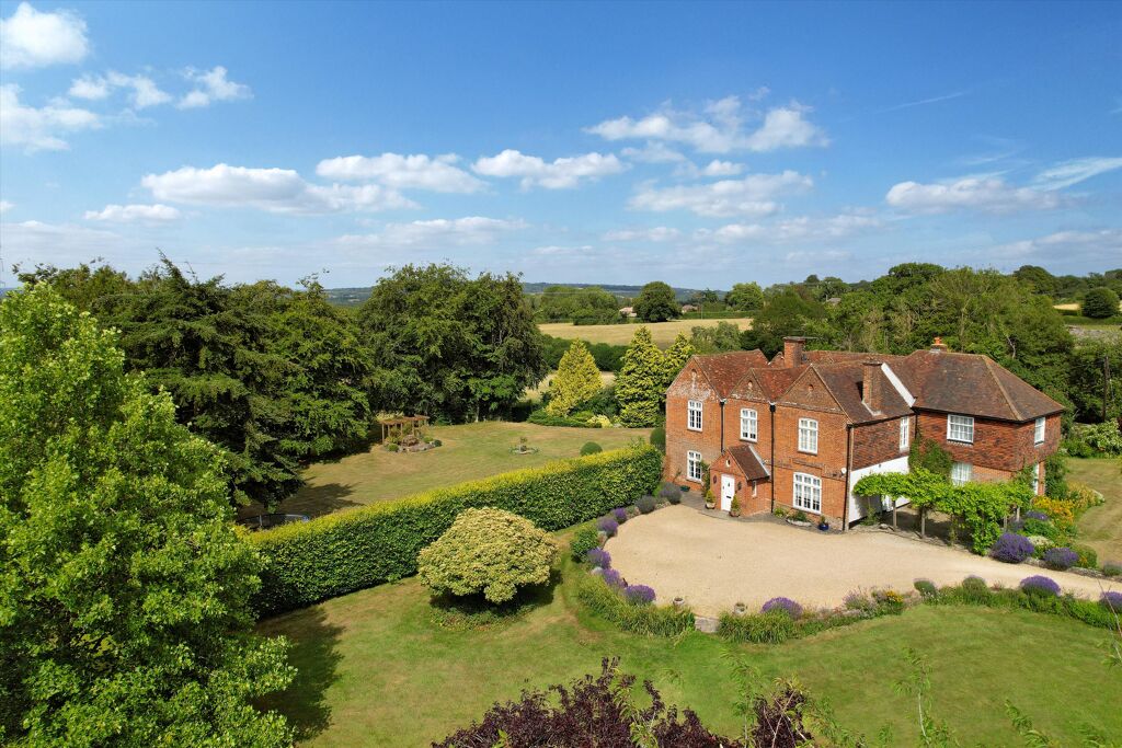 Image of Montgomery's Farm House Crondall, Hampshire GU10 5HH.