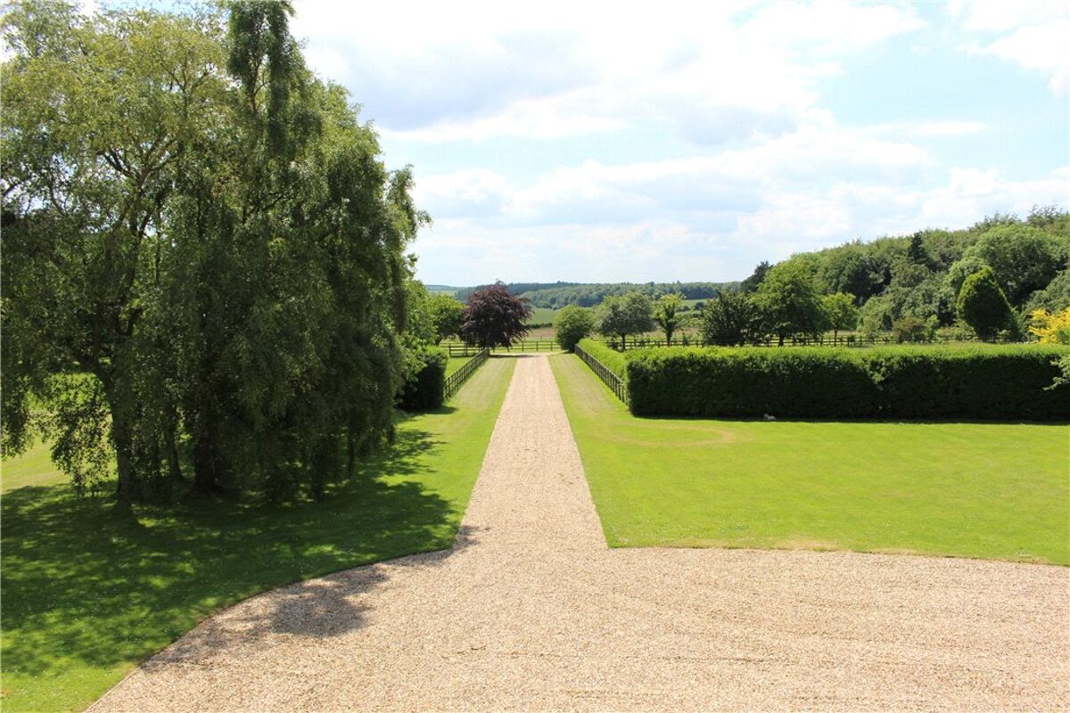 house for sale in Oakley, Basingstoke, Hampshire, RG23 BSK050123