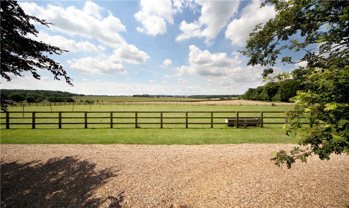 house for sale in Oakley, Basingstoke, Hampshire, RG23 BSK050123