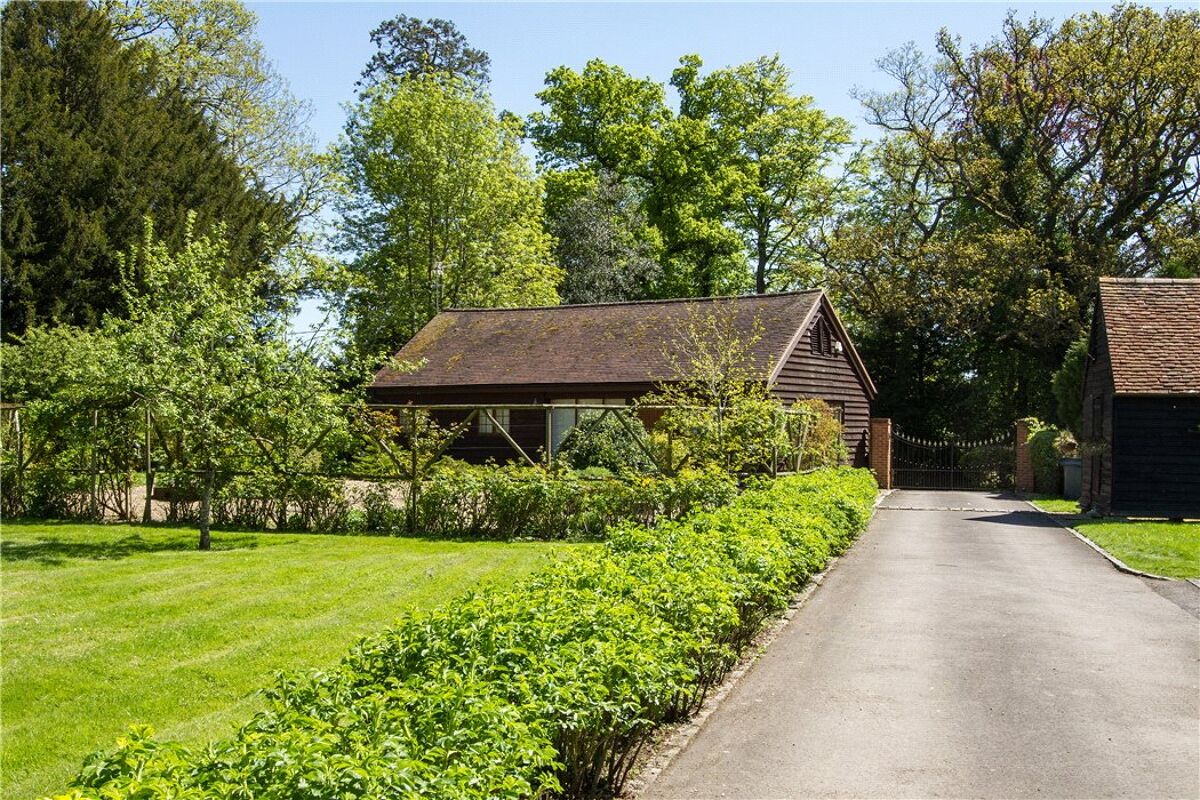 house for sale in Crown Lane, Newnham, Hook, Hampshire, RG27 BSK050140 Knight Frank