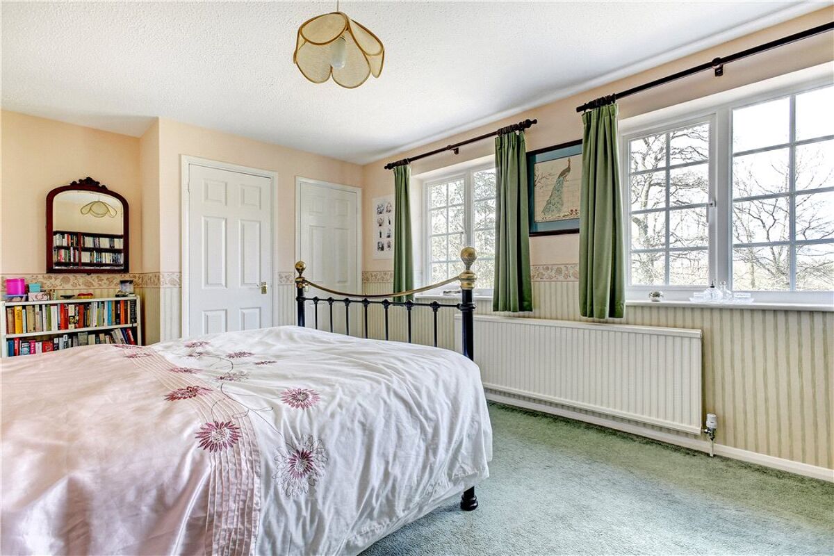 house for sale in Silchester Road, Little London, Tadley, Hampshire