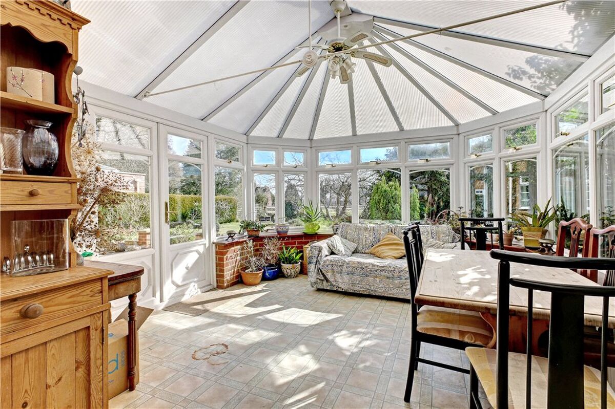 house for sale in Silchester Road, Little London, Tadley, Hampshire