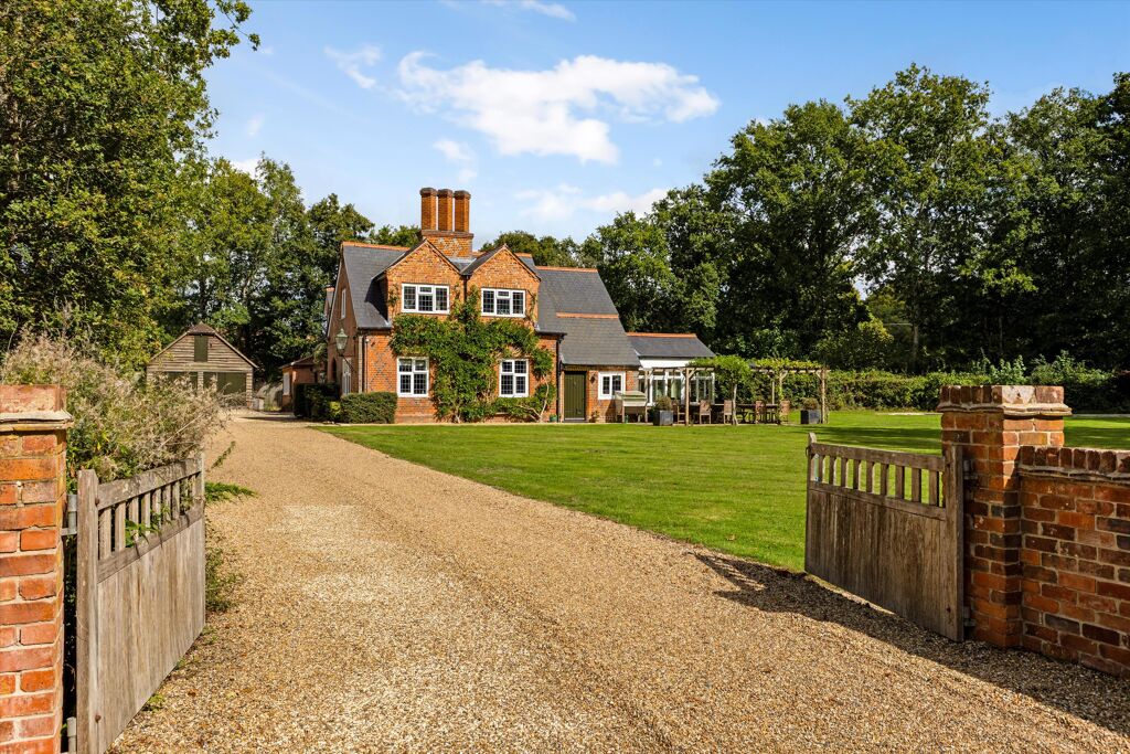 Image of Baughurst Road, Baughurst, Tadley, Hampshire, RG26