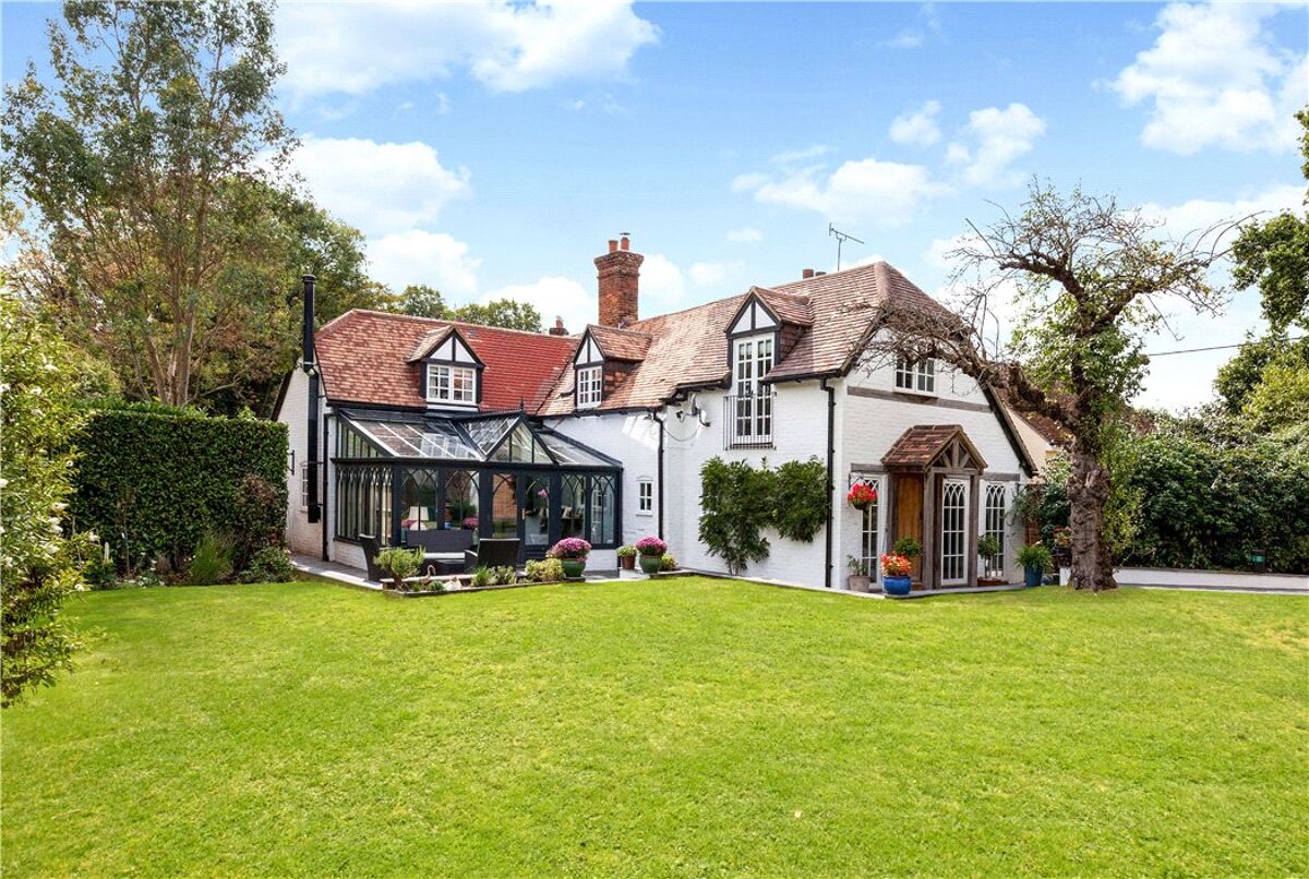 house for sale in Bramley Corner, Bramley, Tadley, Hampshire, RG26