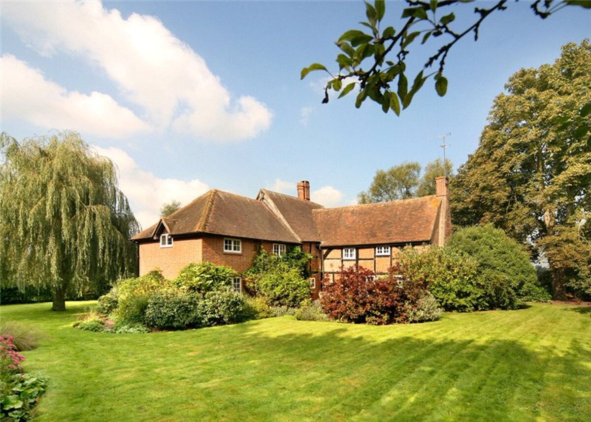 house for sale in Cufaude Lane, Bramley, Hampshire BSK110094 Knight