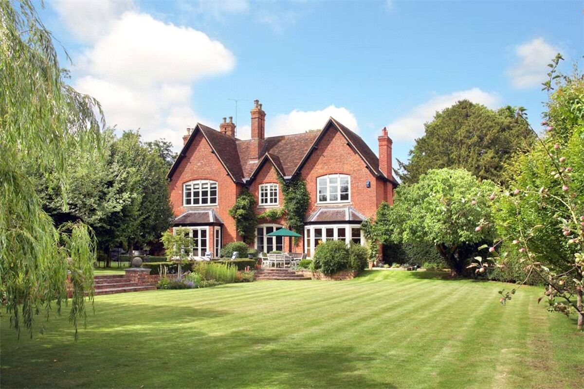 house for sale in Alton Road, South Warnborough, Hook, Hampshire