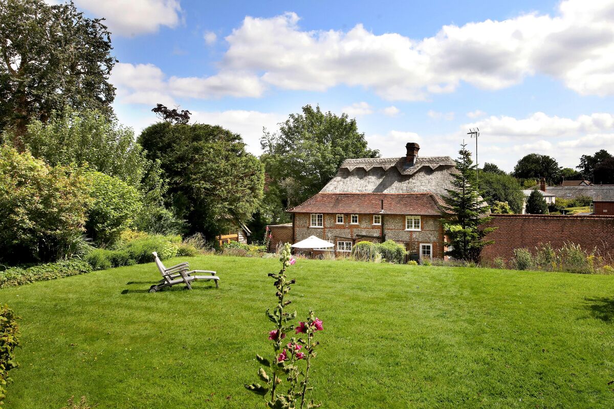 house for sale in Cliddesden, Basingstoke, Hampshire, RG25 BSK120202 Knight Frank