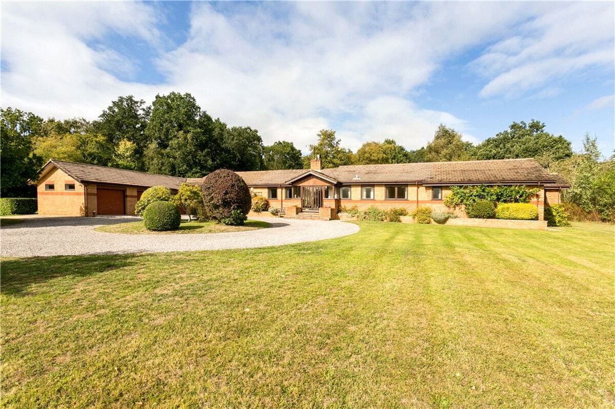 bungalow for sale in Lower Sandhurst Road, Finchampstead, Wokingham
