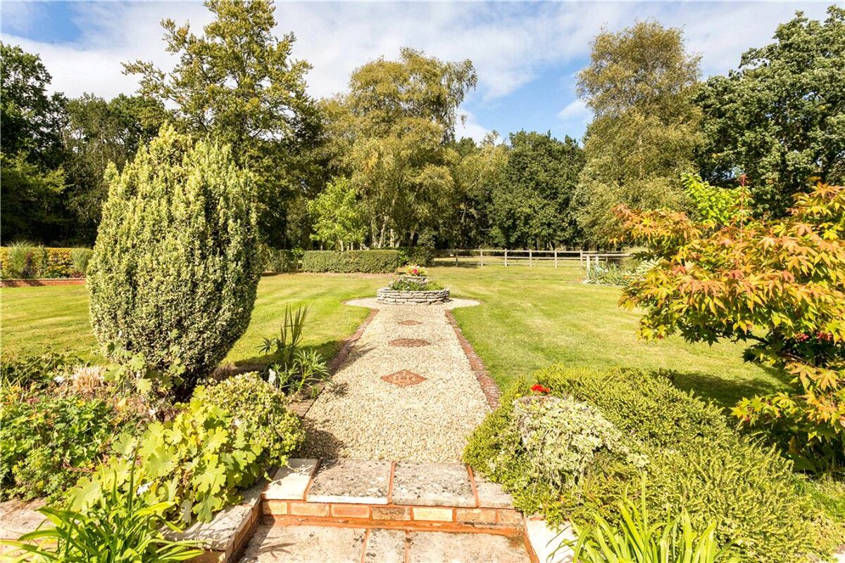 bungalow for sale in Lower Sandhurst Road, Finchampstead, Wokingham