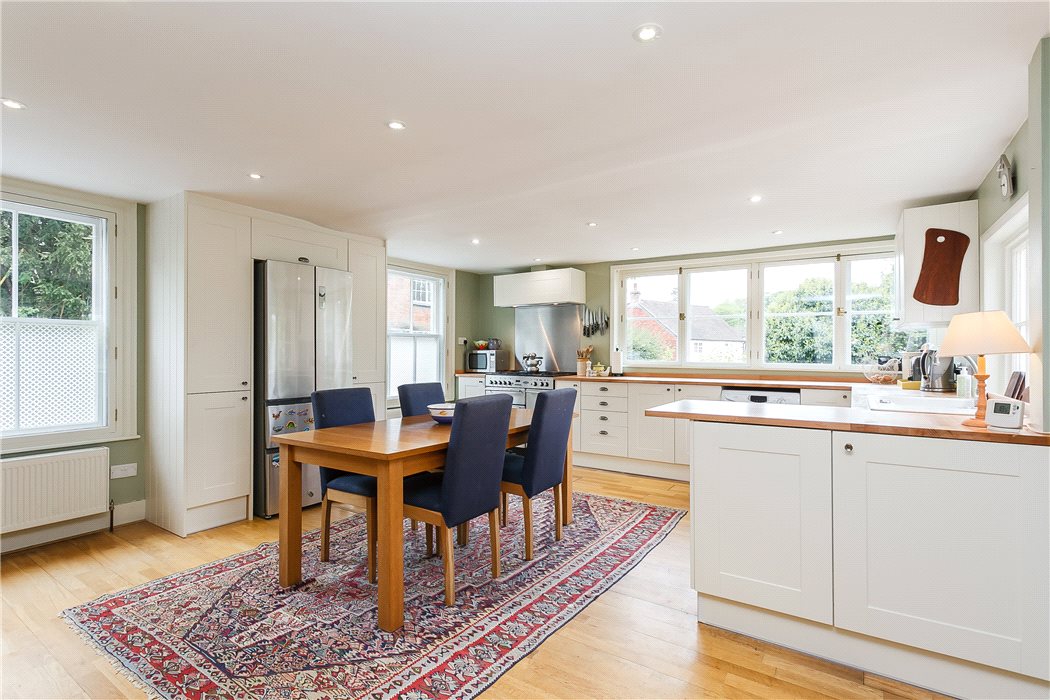 house for sale in Newbury Road, Kingsclere, Newbury, Hampshire, RG20