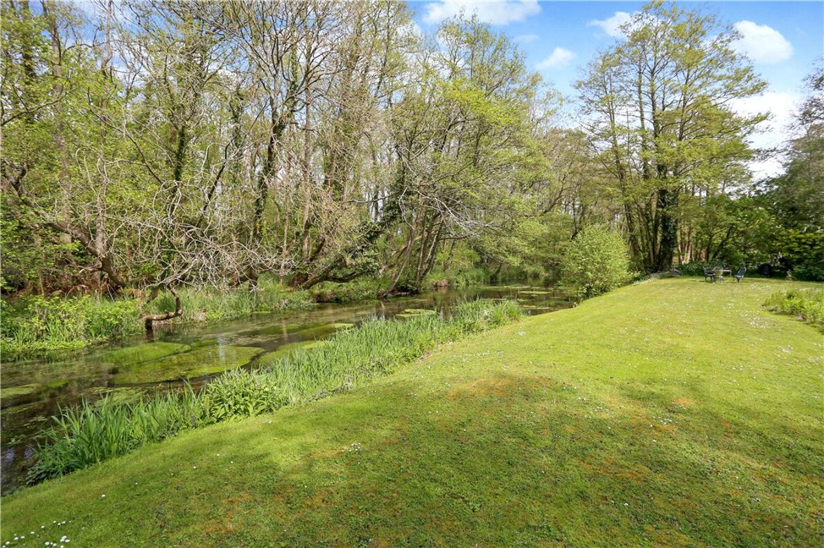 house for sale in Paddock Fields, Old Basing, Basingstoke, Hampshire, RG24 BSK140029 Knight