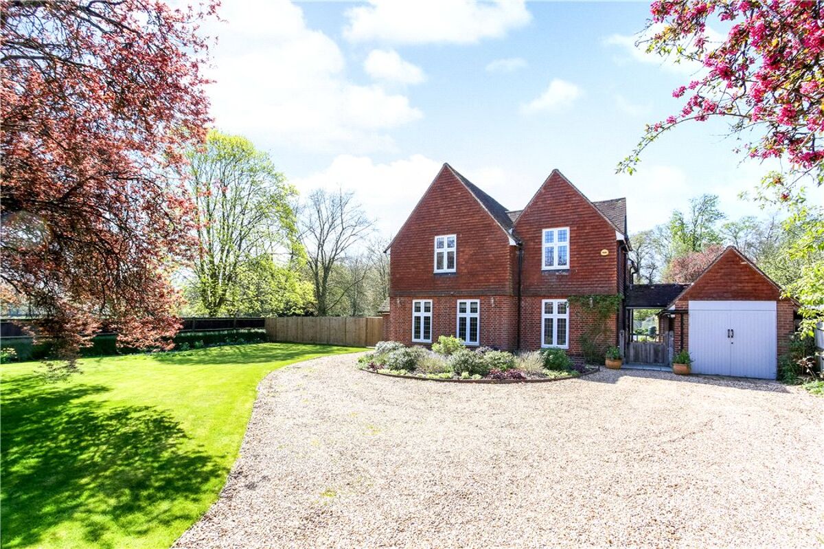 house for sale in Crossborough Hill, Basingstoke, Hampshire, RG21