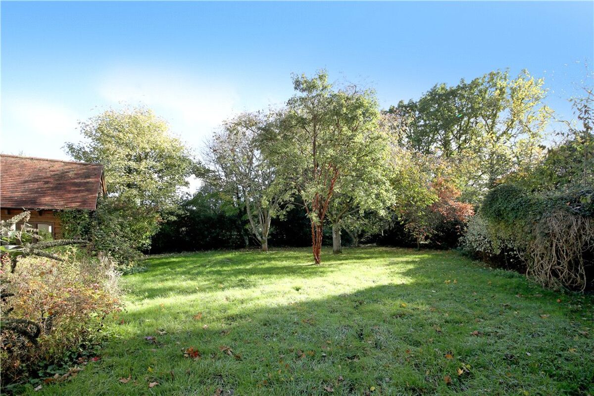 house for sale in Browninghill Green, Baughurst, Tadley, Hampshire