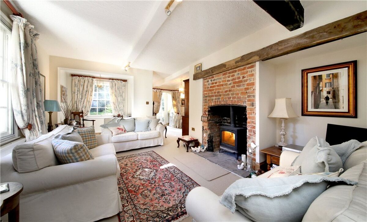 house for sale in Browninghill Green, Baughurst, Tadley, Hampshire