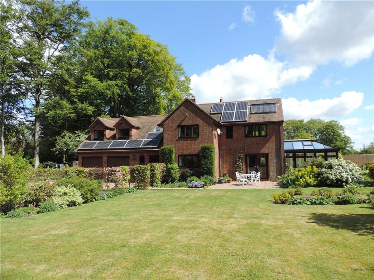 house for sale in Holt End Lane, Bentworth, Alton, Hampshire, GU34