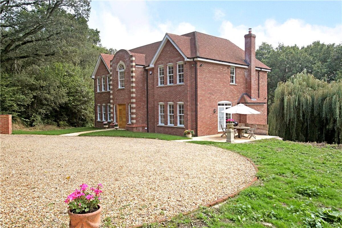 house for sale in Basingstoke Road, Greenham, Thatcham, Berkshire, RG19