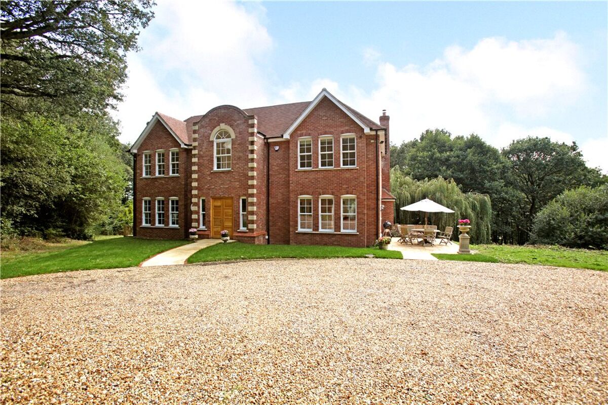 house for sale in Basingstoke Road, Greenham, Thatcham, Berkshire, RG19