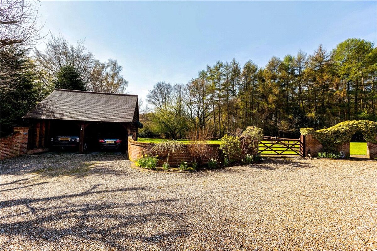 house for sale in Wolverton Common, Tadley, Hampshire, RG26 BSK170076