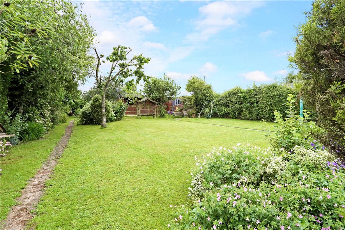 house for sale in New Road, Pamber Green, Tadley, Hampshire, RG26