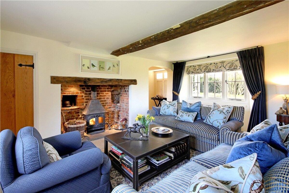 house for sale in Sapley Lane, Overton, Basingstoke, Hampshire RG25