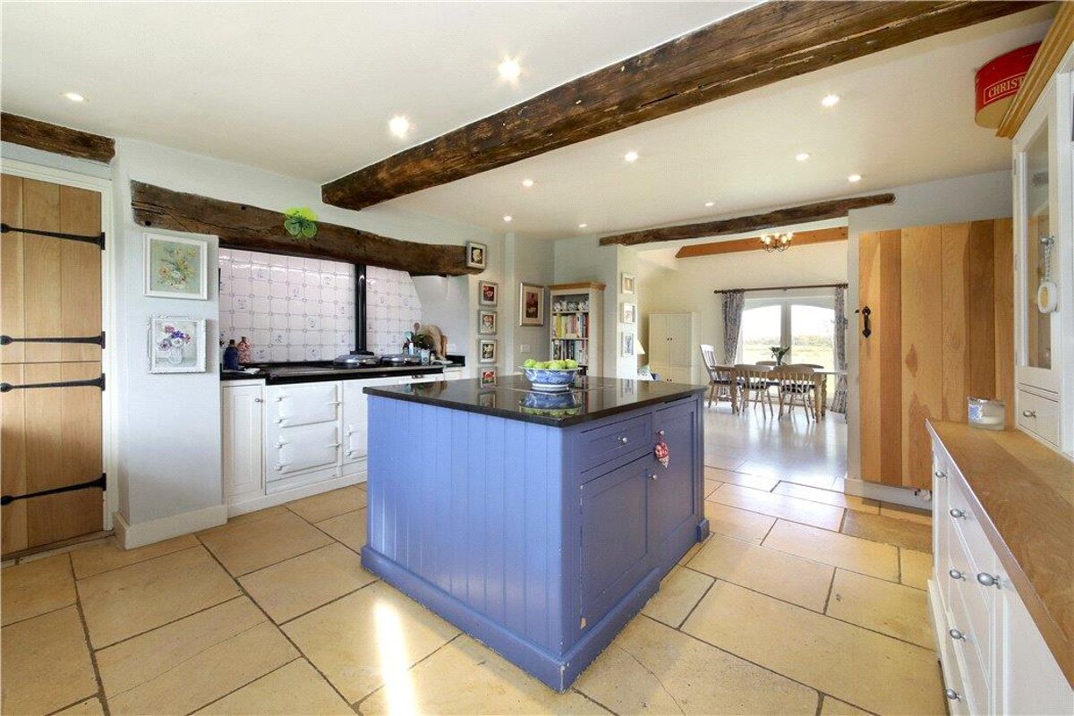 house for sale in Sapley Lane, Overton, Basingstoke, Hampshire RG25