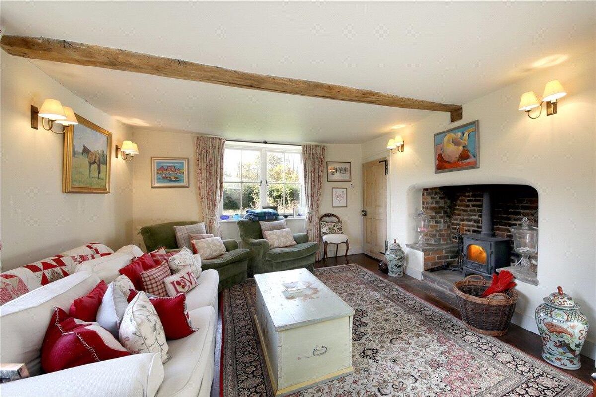 house for sale in Sapley Lane, Overton, Basingstoke, Hampshire RG25