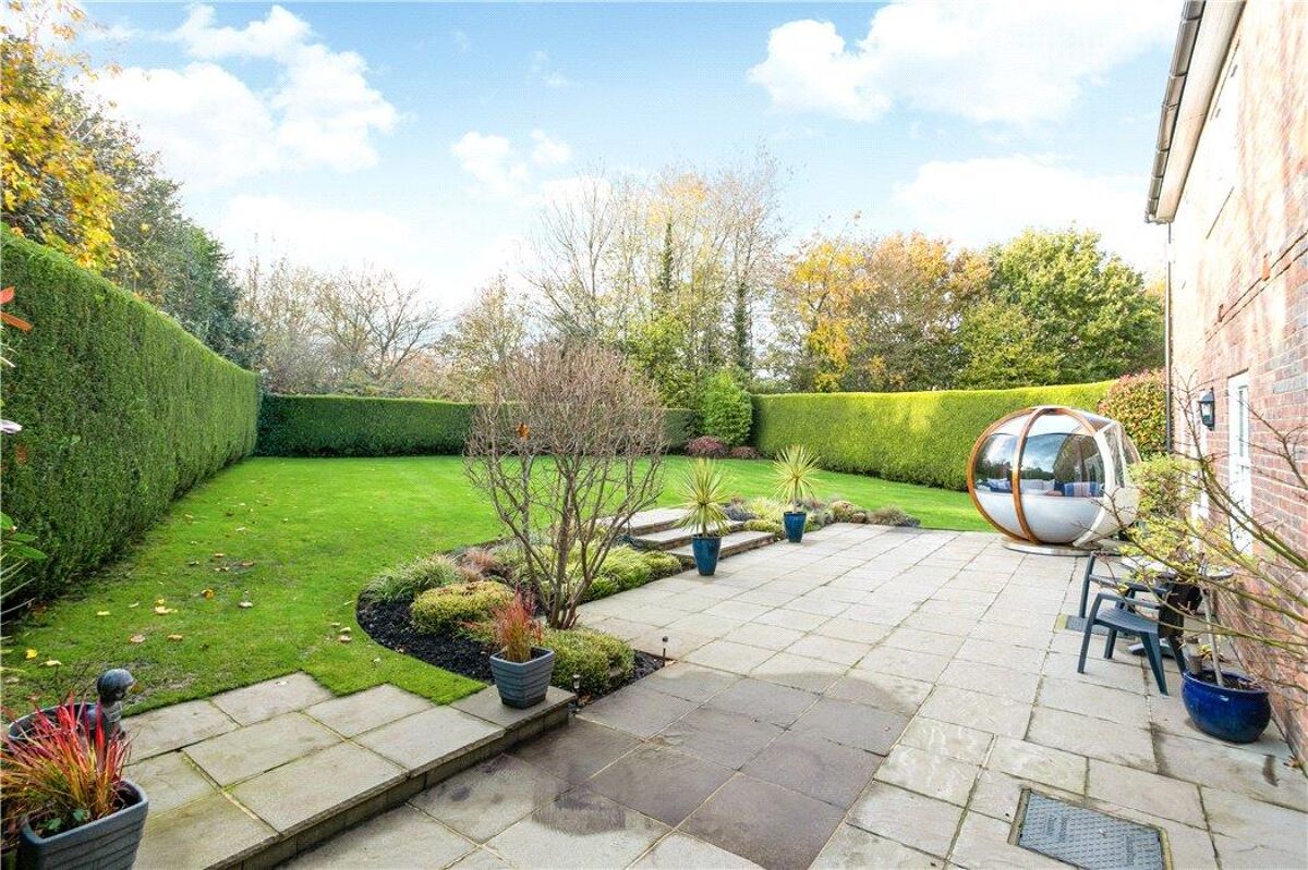 house for sale in Hollycroft, Ashford Hill, Thatcham Hampshire RG19