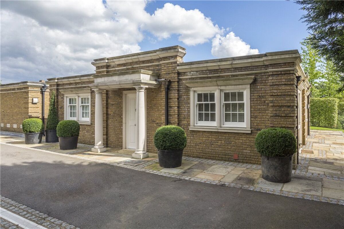 house for sale in Newgate Street, Hertfordshire, SG13 BST150088