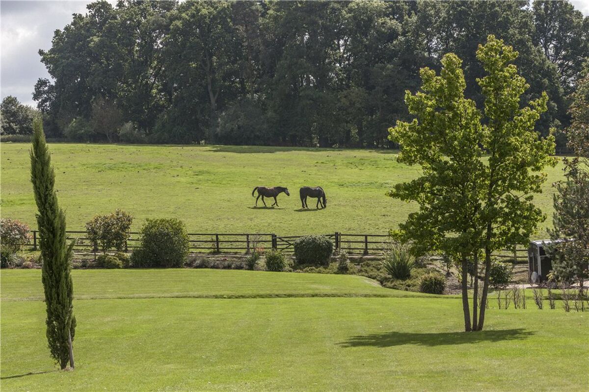 house for sale in Newgate Street, Hertfordshire, SG13 BST150088