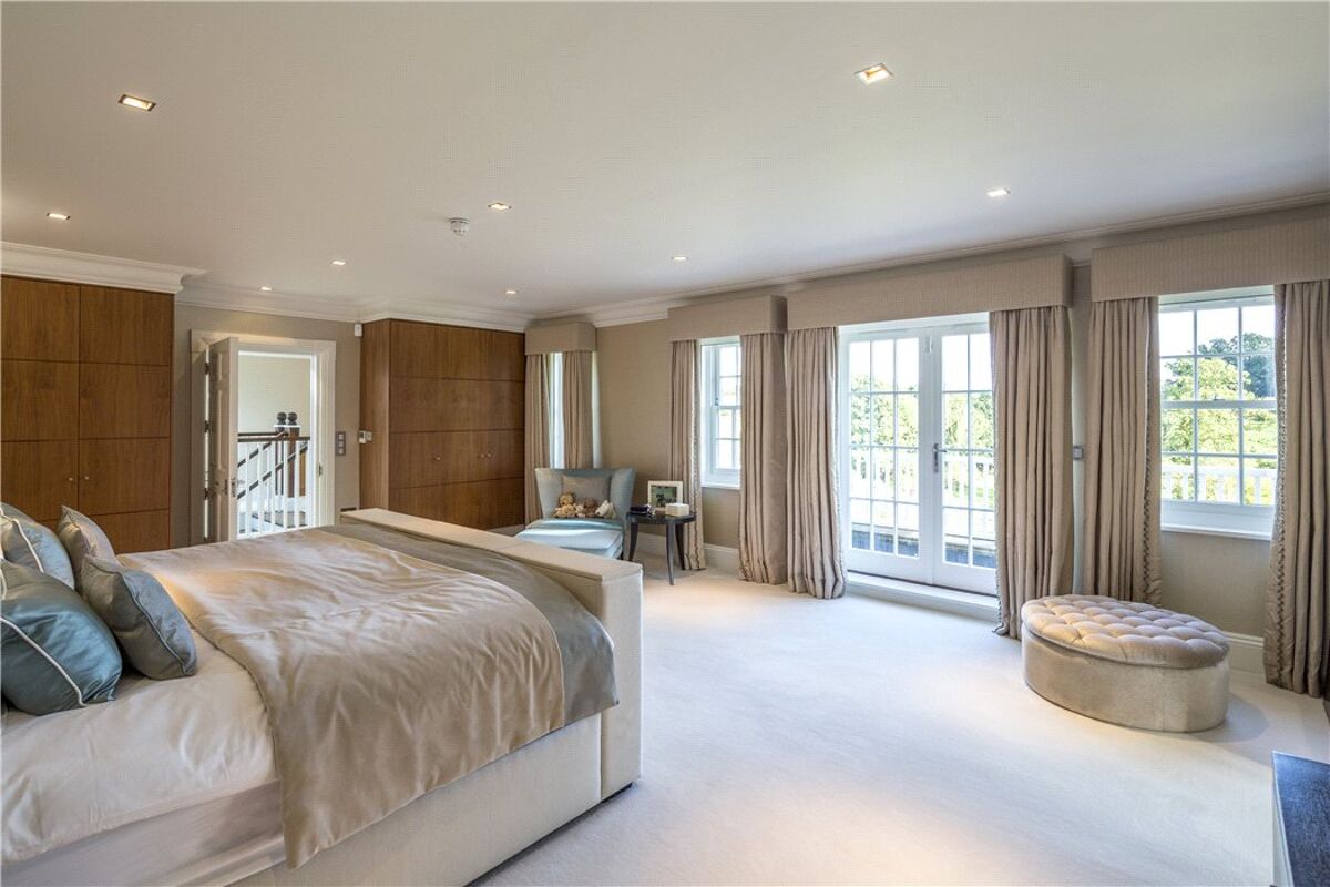 house for sale in Newgate Street, Hertfordshire, SG13 BST150088