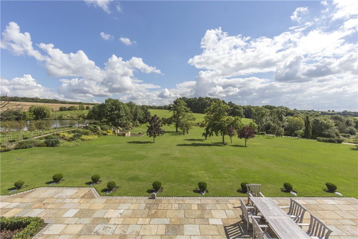 house for sale in Newgate Street, Hertfordshire, SG13 BST150088