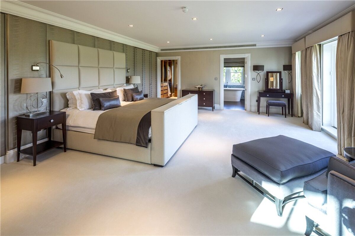 house for sale in Newgate Street, Hertfordshire, SG13 BST150088