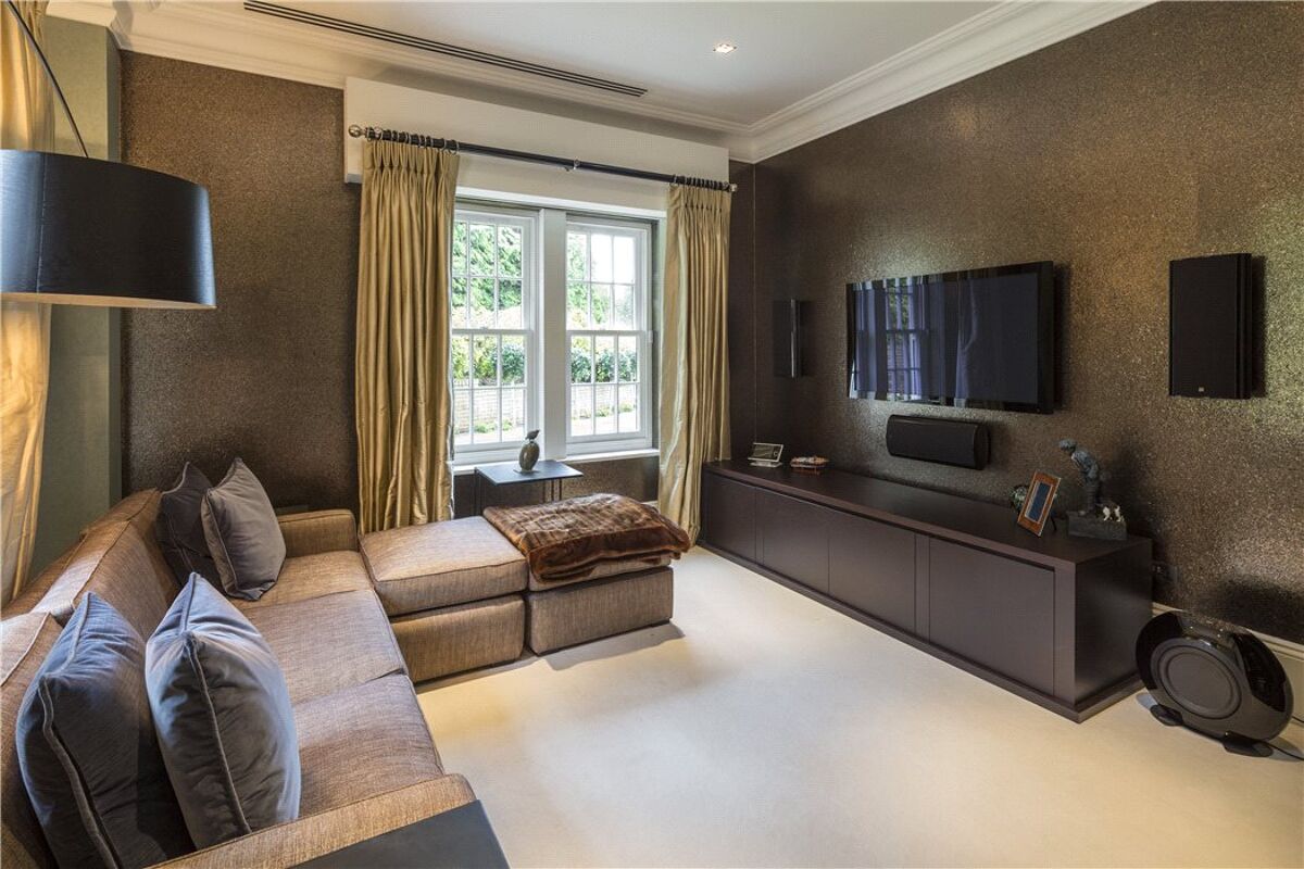 house for sale in Newgate Street, Hertfordshire, SG13 BST150088