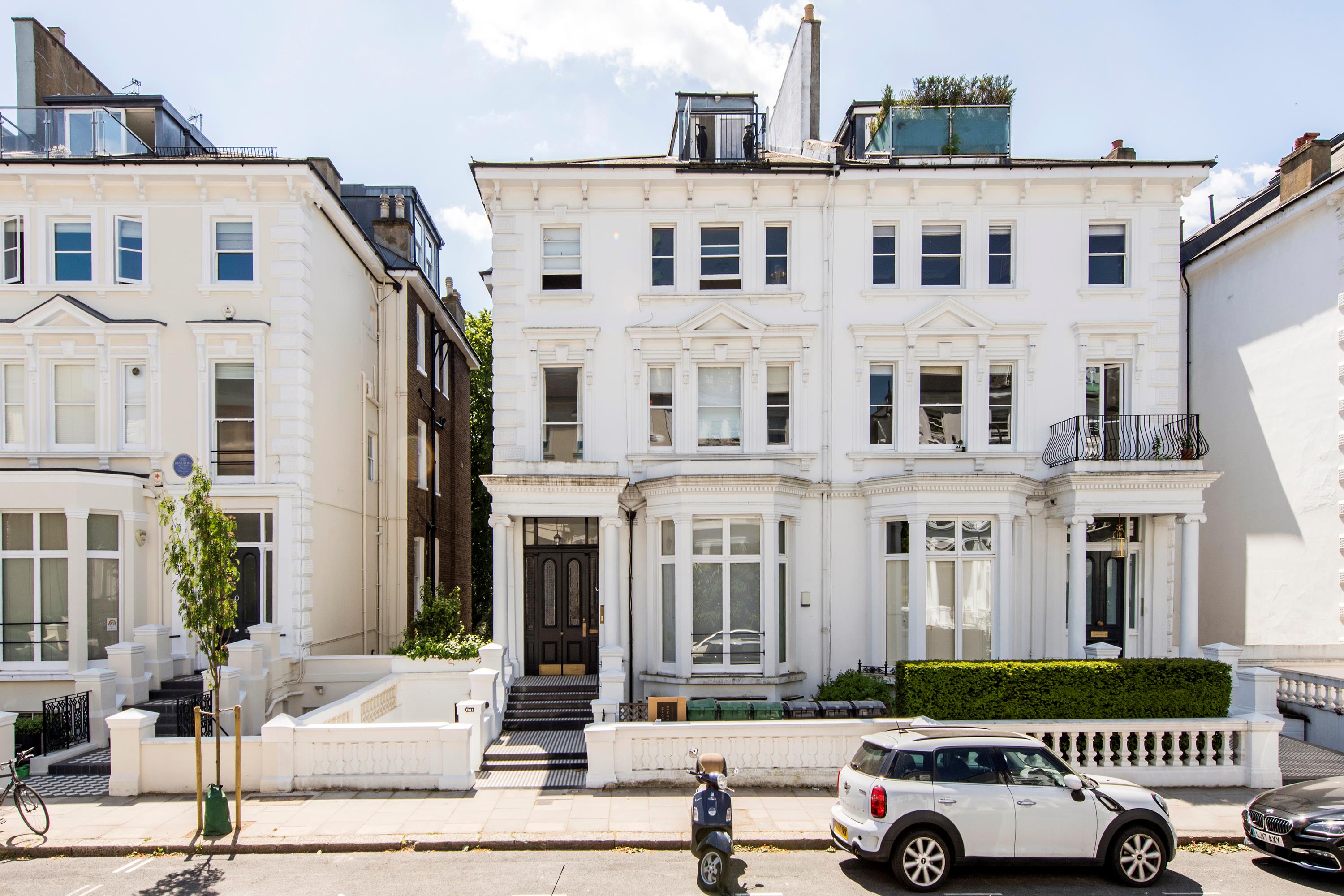 flat for sale in Belsize Park Gardens, London, NW3 BSZ012020512