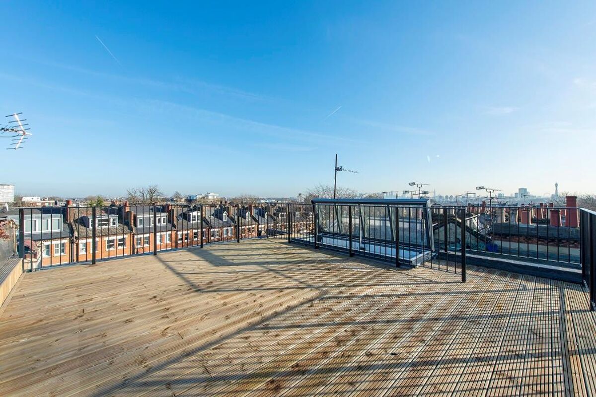 flat for sale in Primrose Gardens, London, NW3 BSZ012076759 Knight