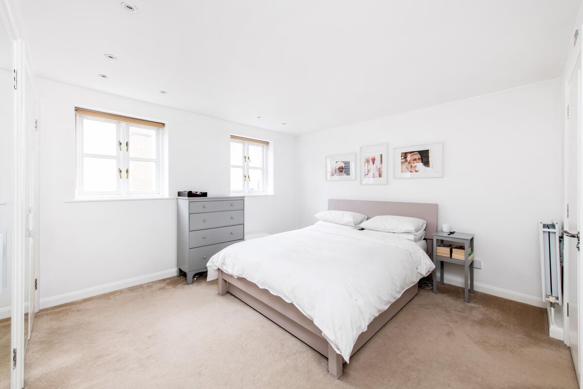 flat for sale in Byron Mews, London, NW3 BSZ012106617 Knight Frank