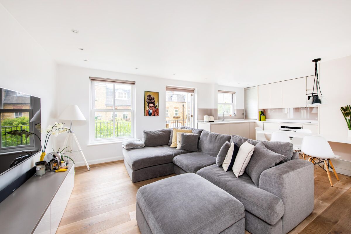 flat for sale in Byron Mews, London, NW3 - BSZ012106617 | Knight Frank